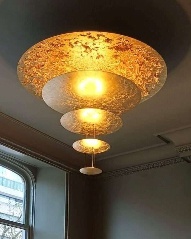 Een hanglamp van Catellani & Smith in een woning in Friesland